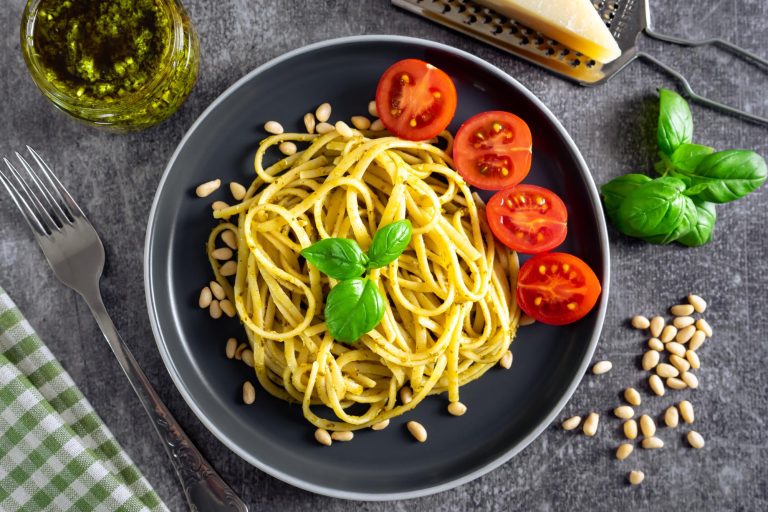 Cita Rasa Italia: Rahasia Pasta Segar Rumahan dan Pesto Kemangi Sempurna